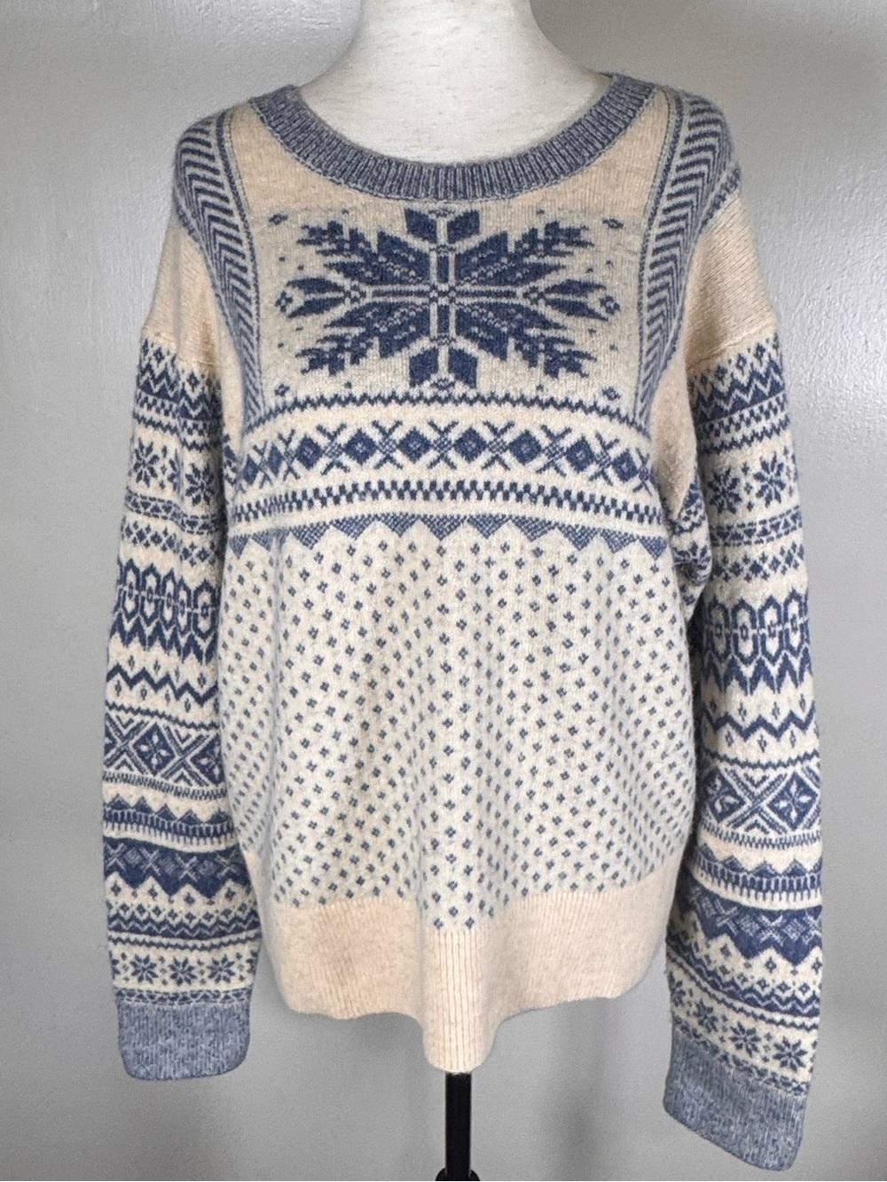 J. Crew Fair Isle Sweater Sz M Blue White Snowflake Holiday Wool Blend Pullover